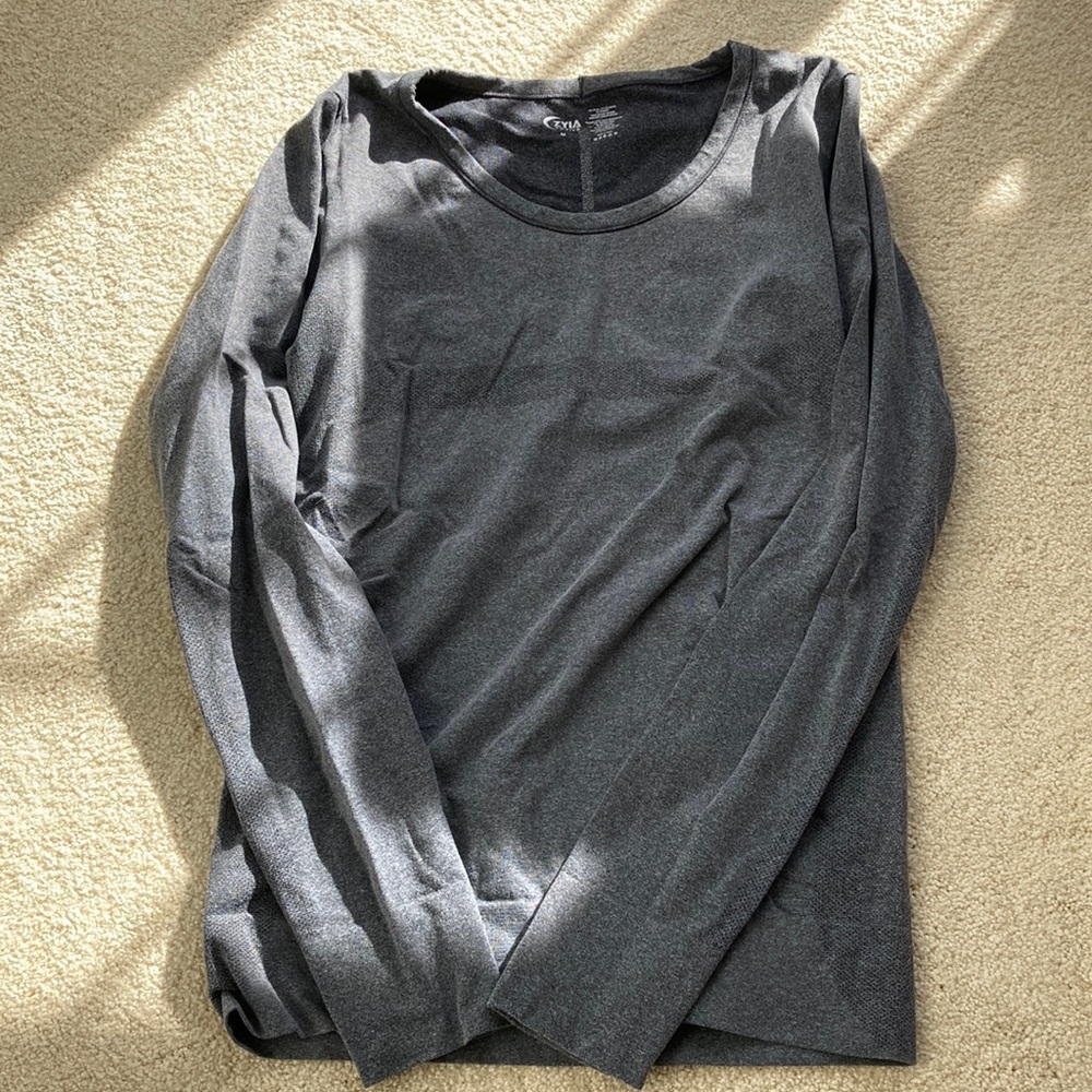 ZYIA Heather performance long sleeve tee, EUC